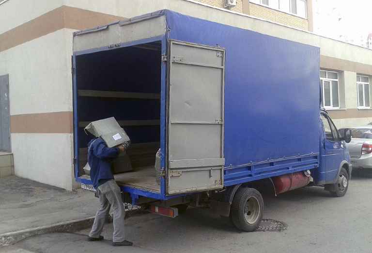 Машина для перевозки упакованных пакетов догрузом из Огуднева в Санкт-Петербург